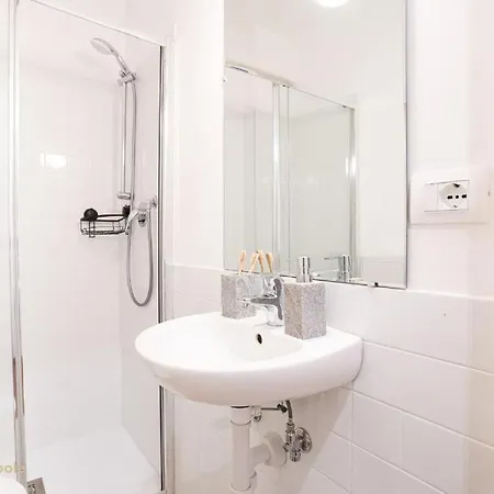 Centro San Secondo Appartement *